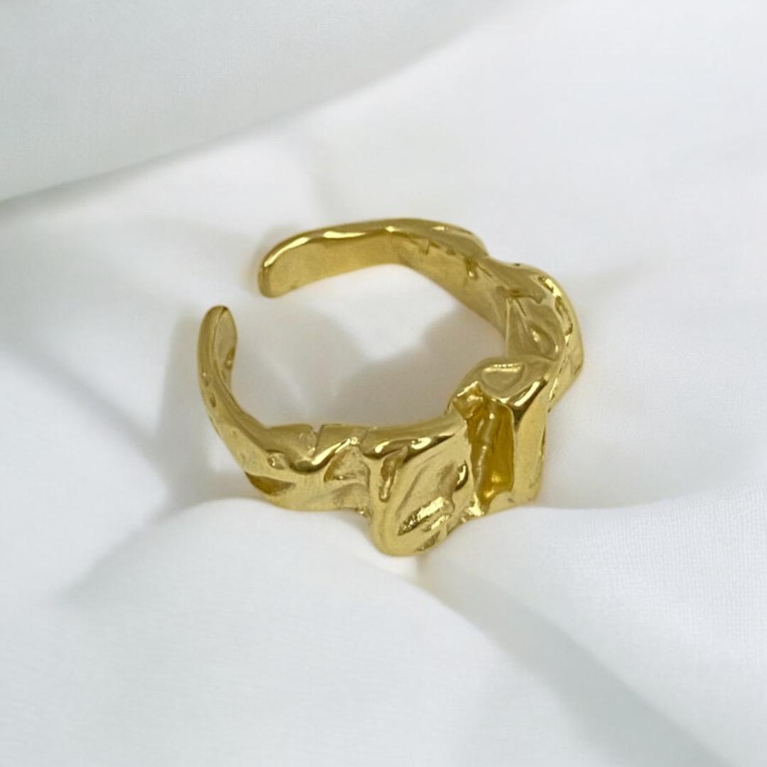 Anillo asimétrico dorado