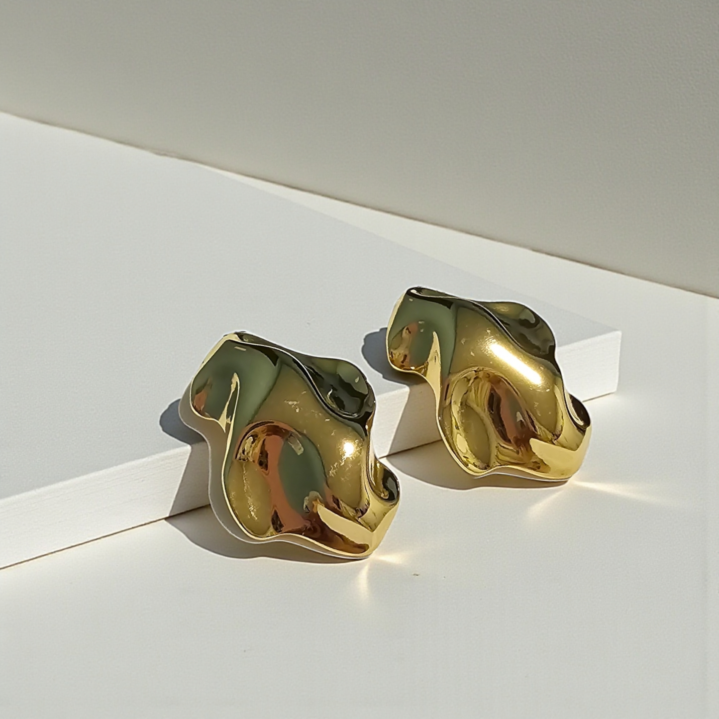 Aretes estilo moderno