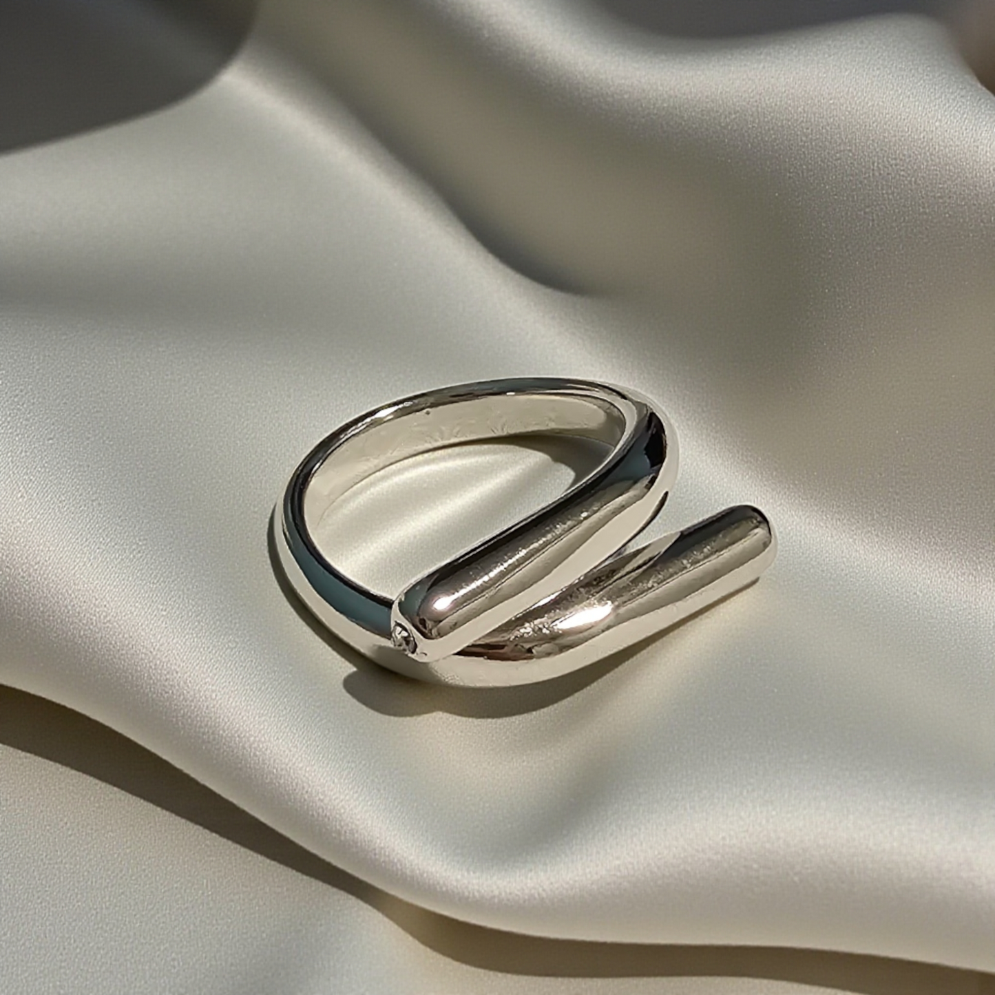 Anillo estilo moderno