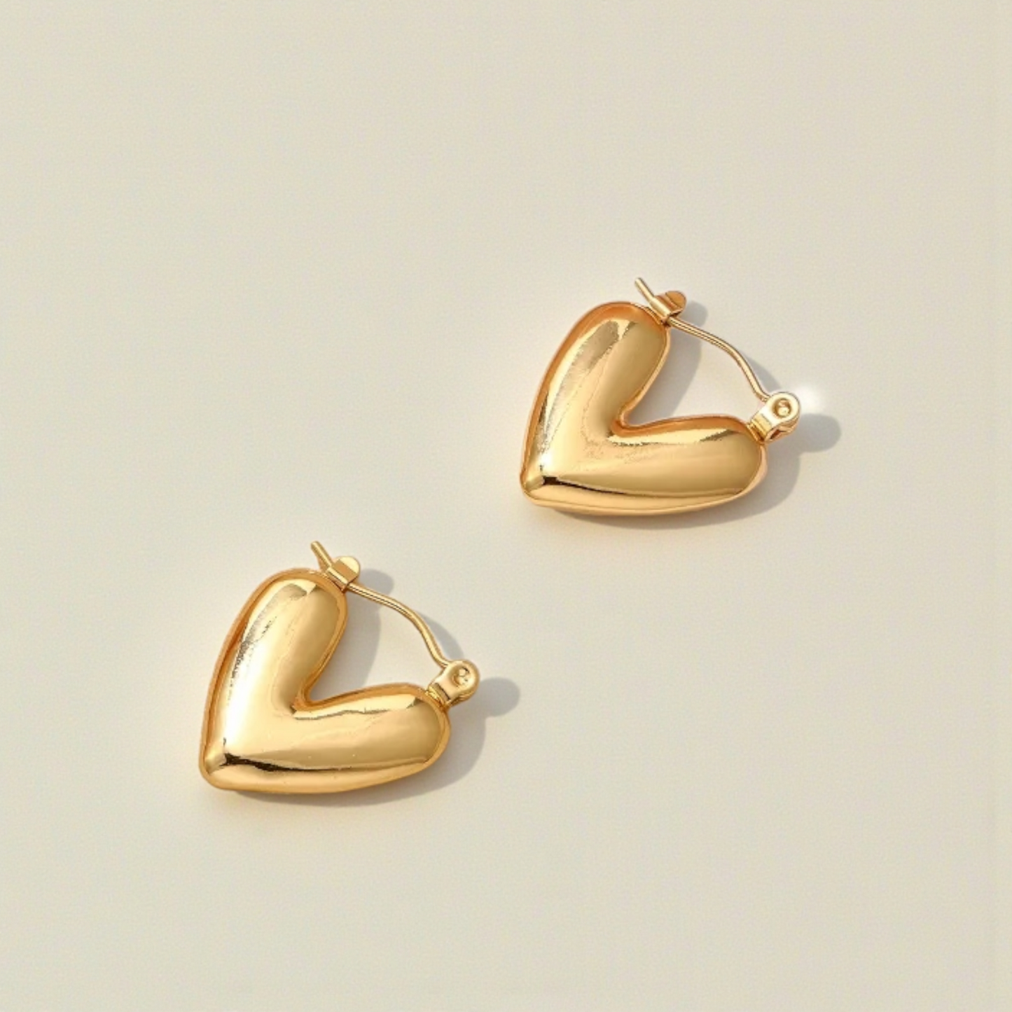 Aretes con forma de corazón