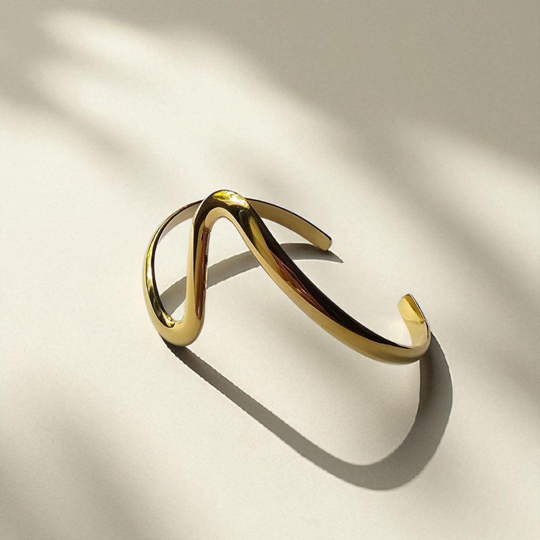 Brazalete dorado ajustable
