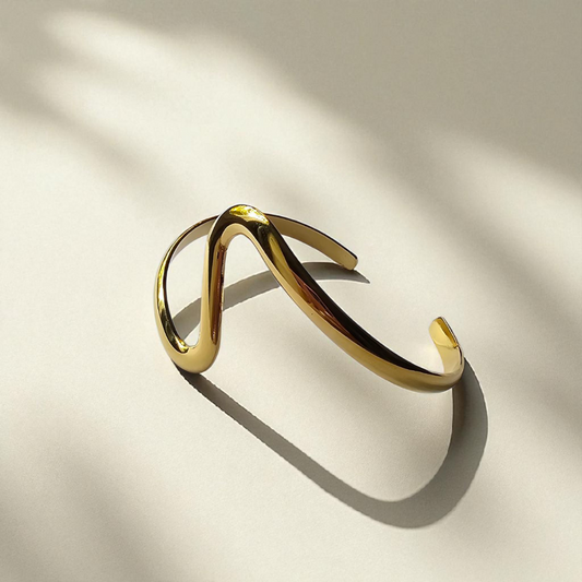 Brazalete dorado ajustable