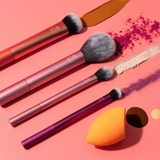 Set de brochas esenciales + Esponja Real Techniques