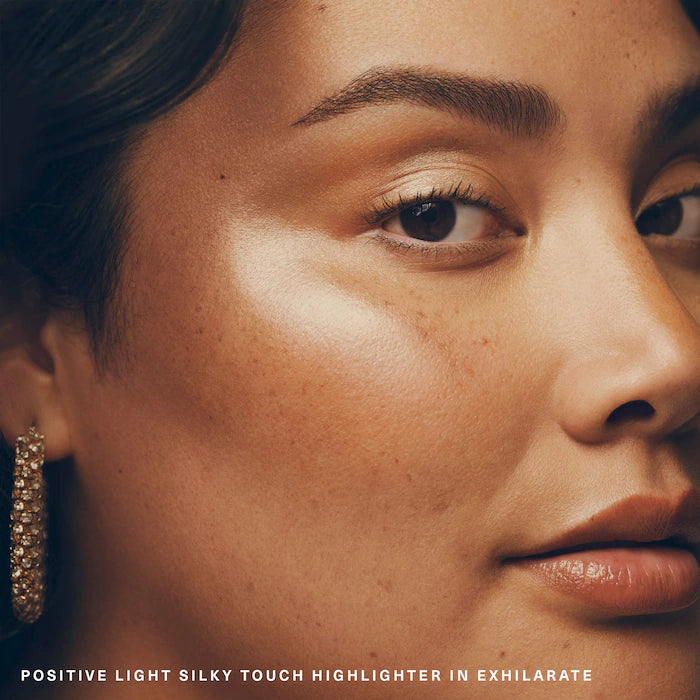 Rare Beauty by Selena Gomez Positive Light Silky Touch Highlighter