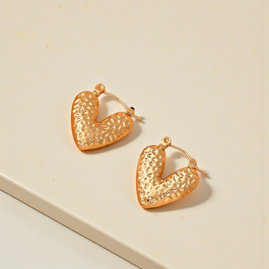 Aretes con textura en forma de corazón
