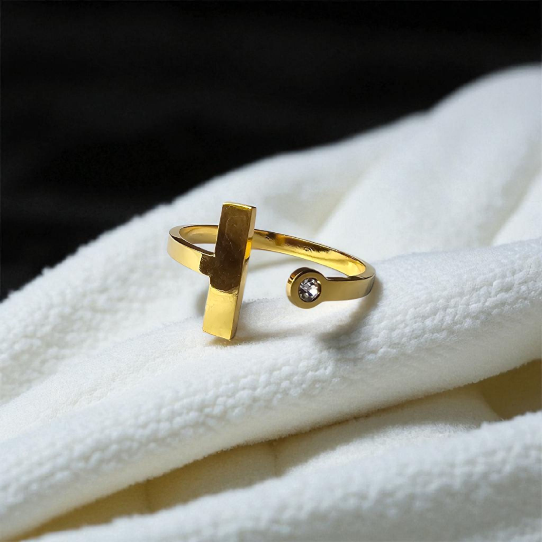 Anillo asimétrico elegante