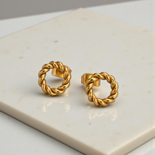 Aretes delicados pequeños