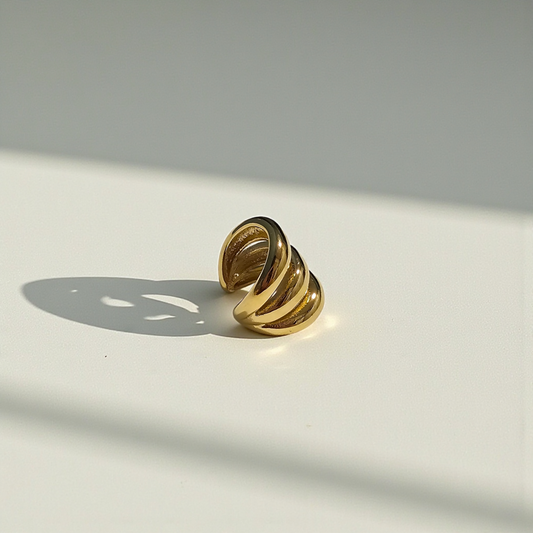 Ear cuff dorado
