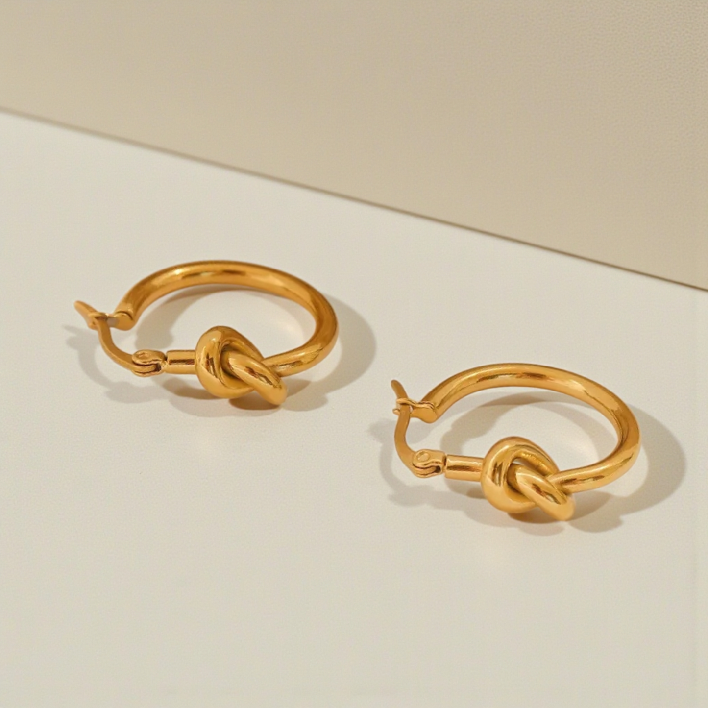 Argollas con detalle de nudo