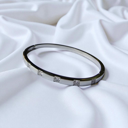 Brazalete estilo moderno