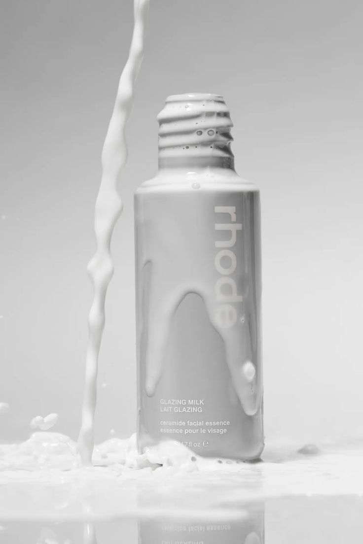 RHODE  Glazing Milk Ceramide Facial Essence