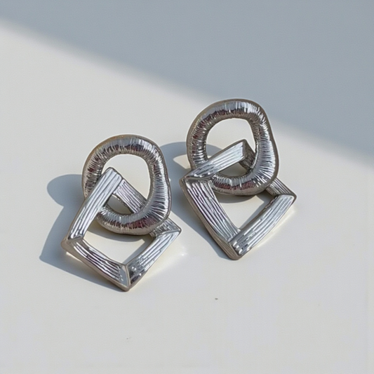 Aretes clásicos de moda