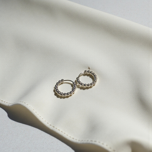 Mini argollas plateadas