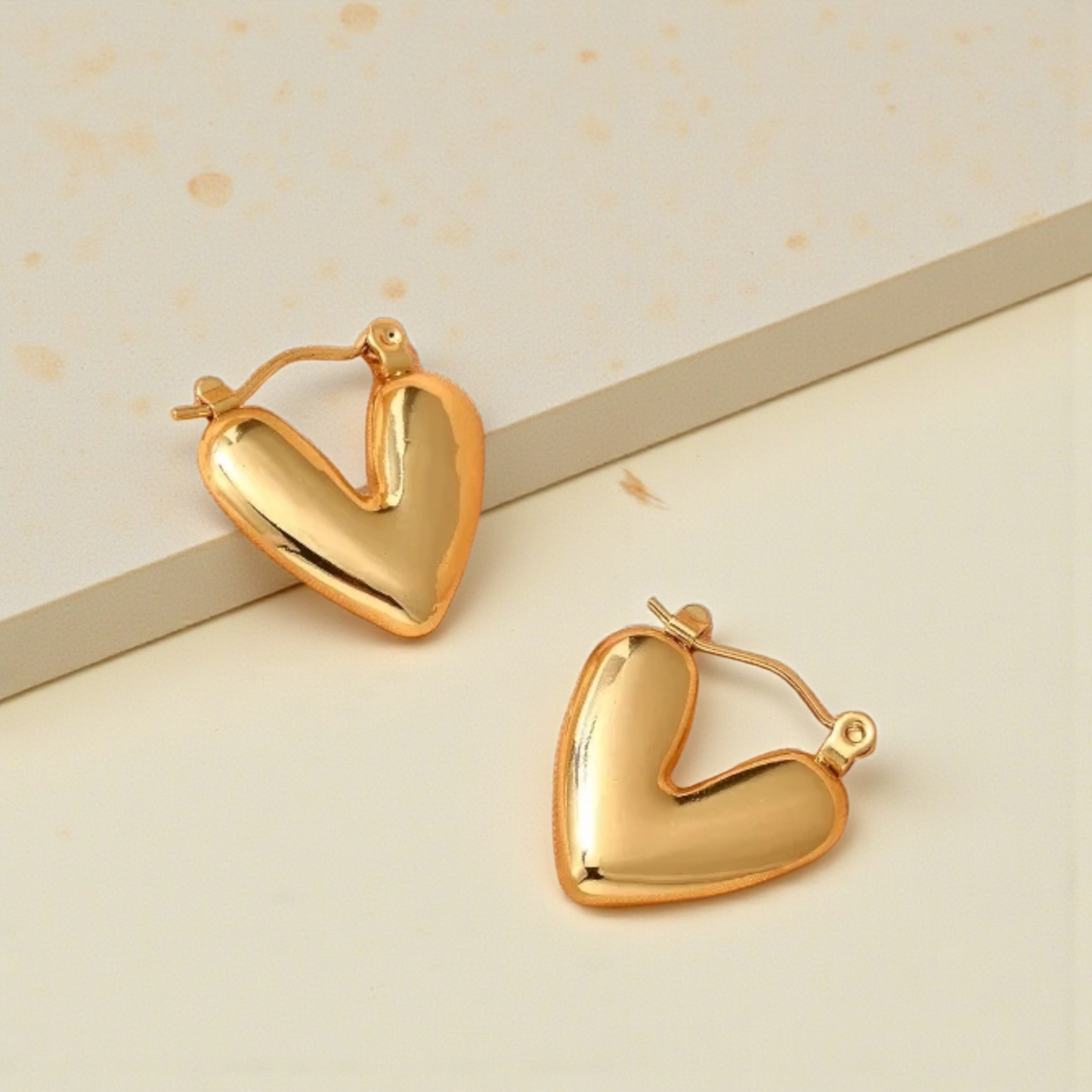Aretes con forma de corazón