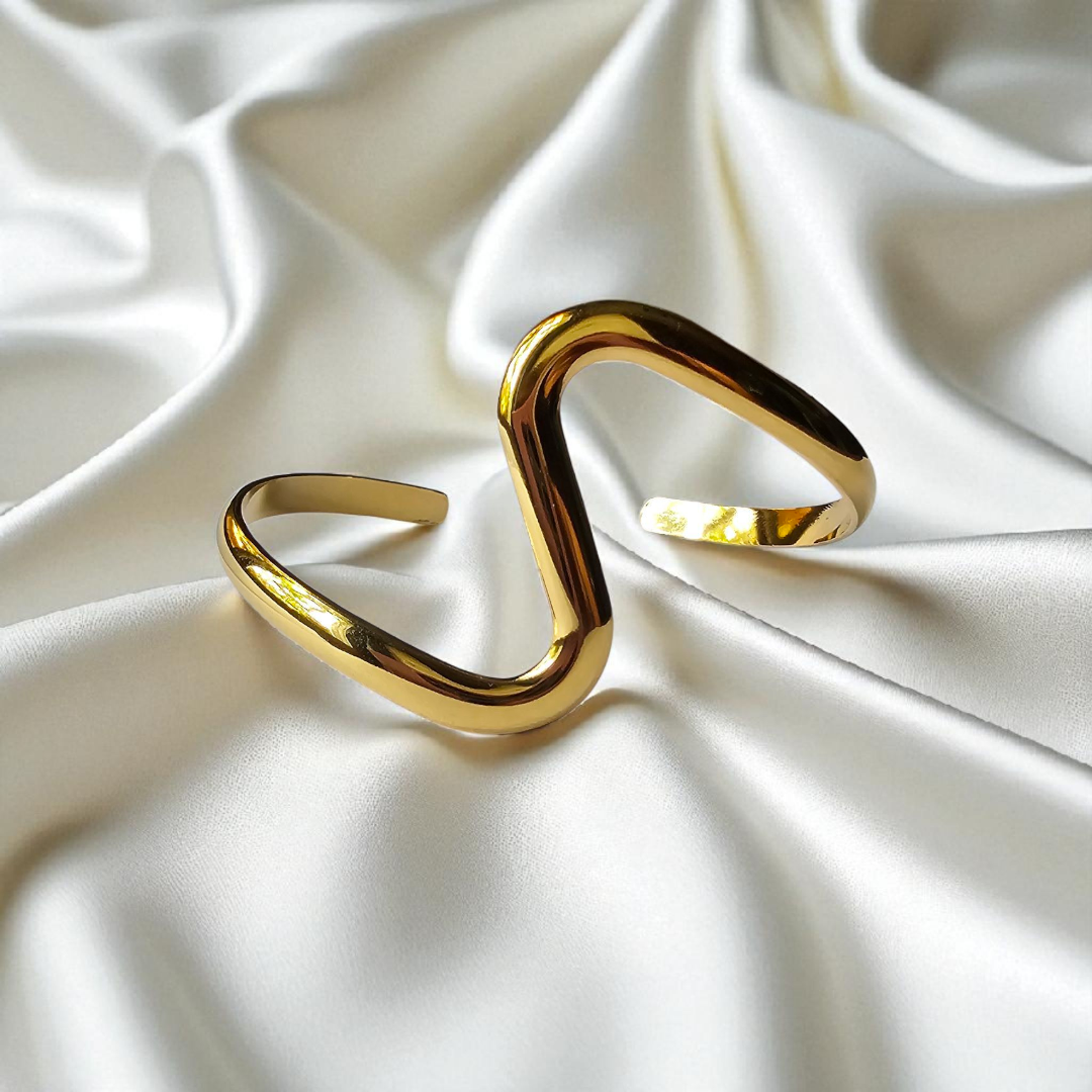 Brazalete dorado ajustable